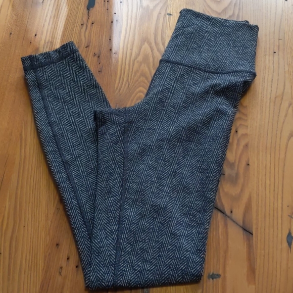 lululemon athletica Pants - Lululemon Black and Gray Workout Leggings Size 4